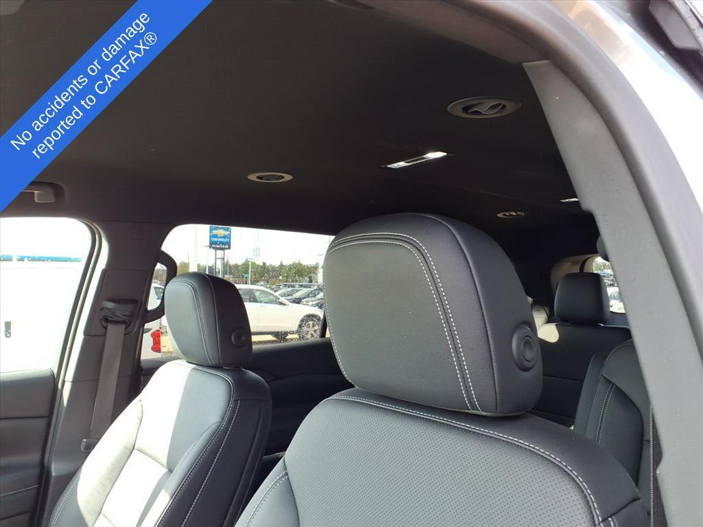 used 2025 Chevrolet Traverse car, priced at $34,495
