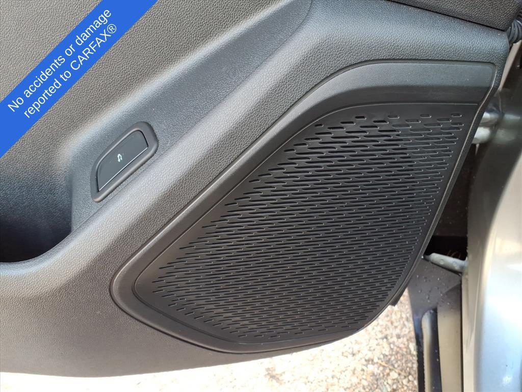 used 2025 Chevrolet Traverse car, priced at $34,495