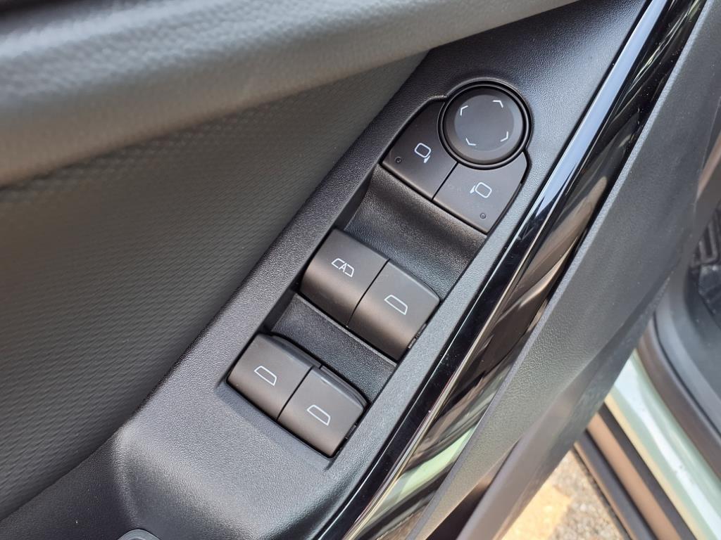 new 2026 Chevrolet Equinox car, priced at $28,172