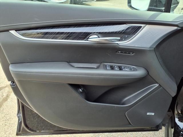 new 2025 Cadillac XT6 car, priced at $53,115