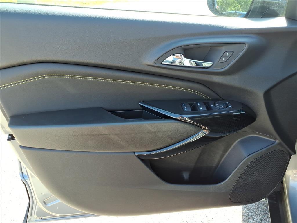 new 2025 Chevrolet Trax car, priced at $25,294