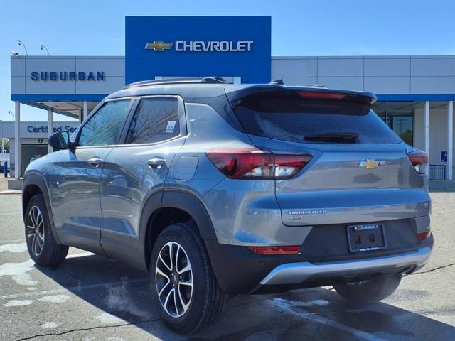 new 2025 Chevrolet TrailBlazer car, priced at $27,017