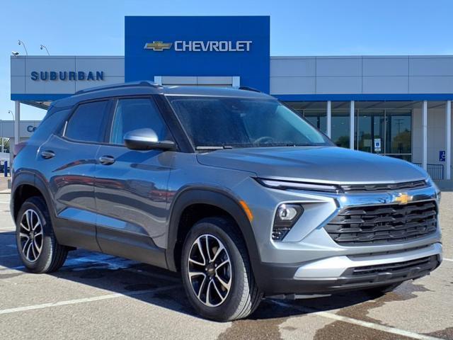 new 2025 Chevrolet TrailBlazer car, priced at $27,017