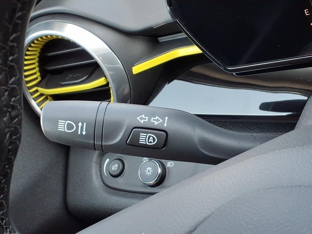 new 2025 Chevrolet Trax car, priced at $25,294