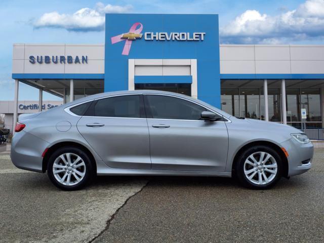 used 2016 Chrysler 200 car