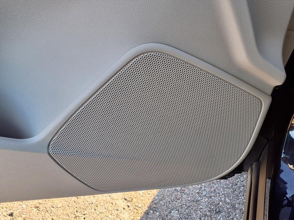 used 2023 Cadillac XT4 car, priced at $28,995