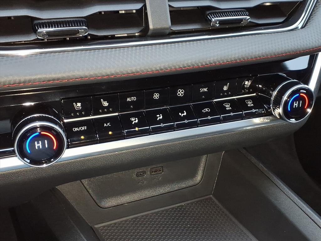 new 2026 Chevrolet Equinox car, priced at $35,813