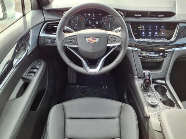 new 2025 Cadillac XT6 car, priced at $56,015