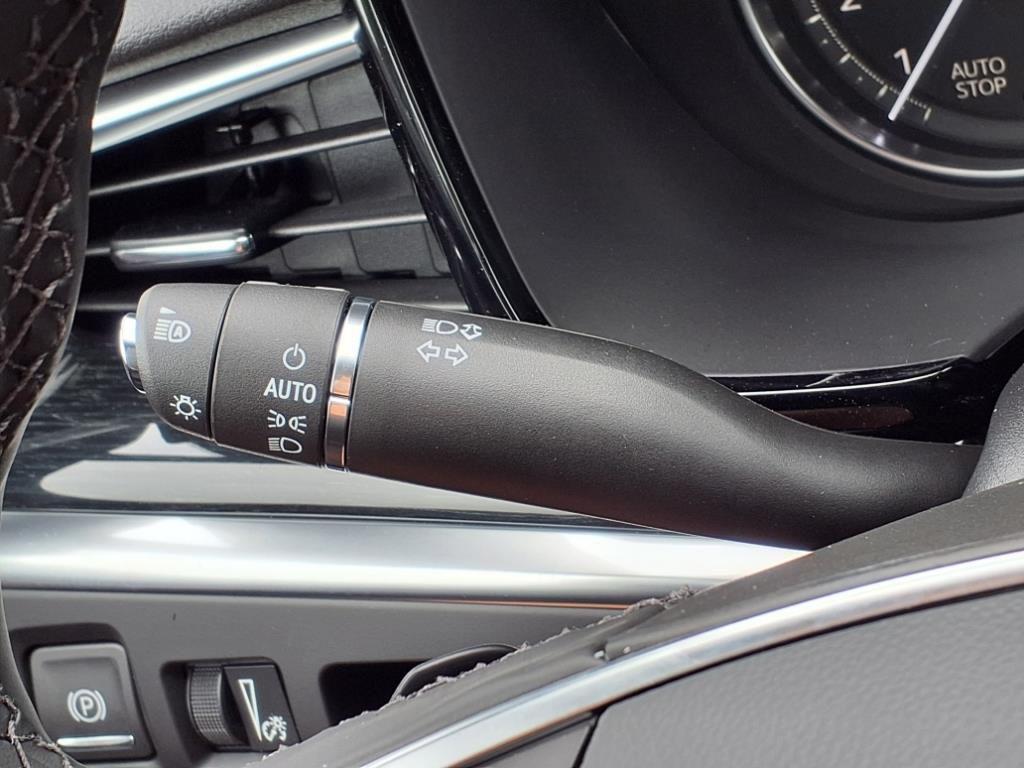 new 2025 Cadillac XT5 car, priced at $50,553