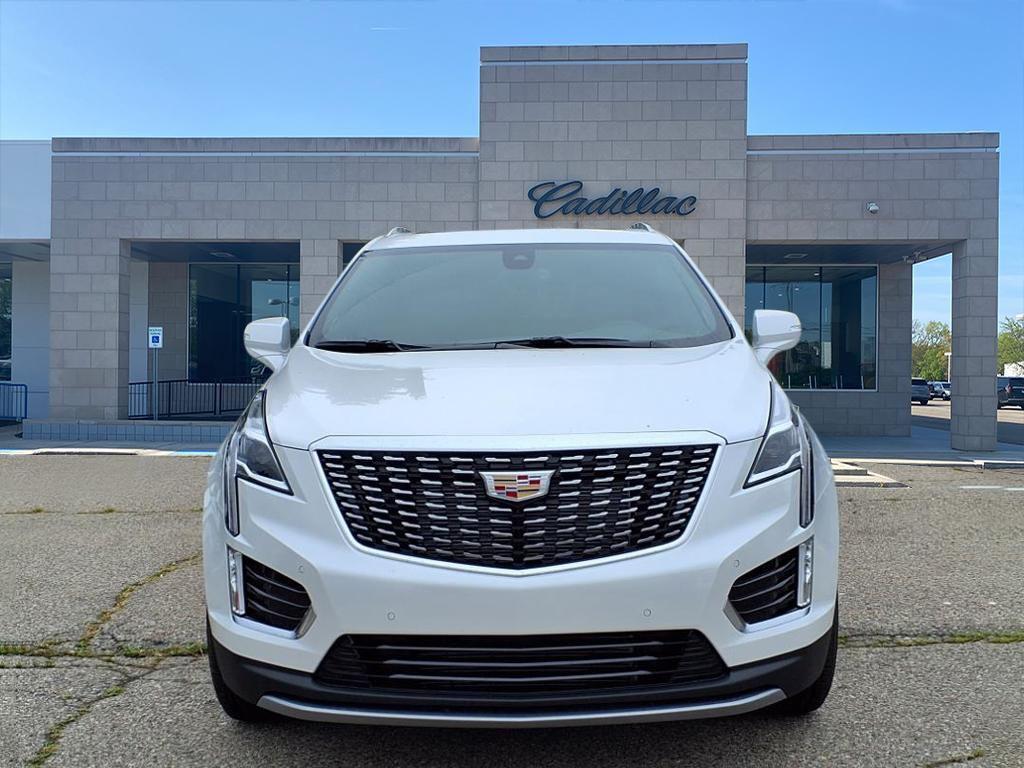 new 2025 Cadillac XT5 car, priced at $50,553