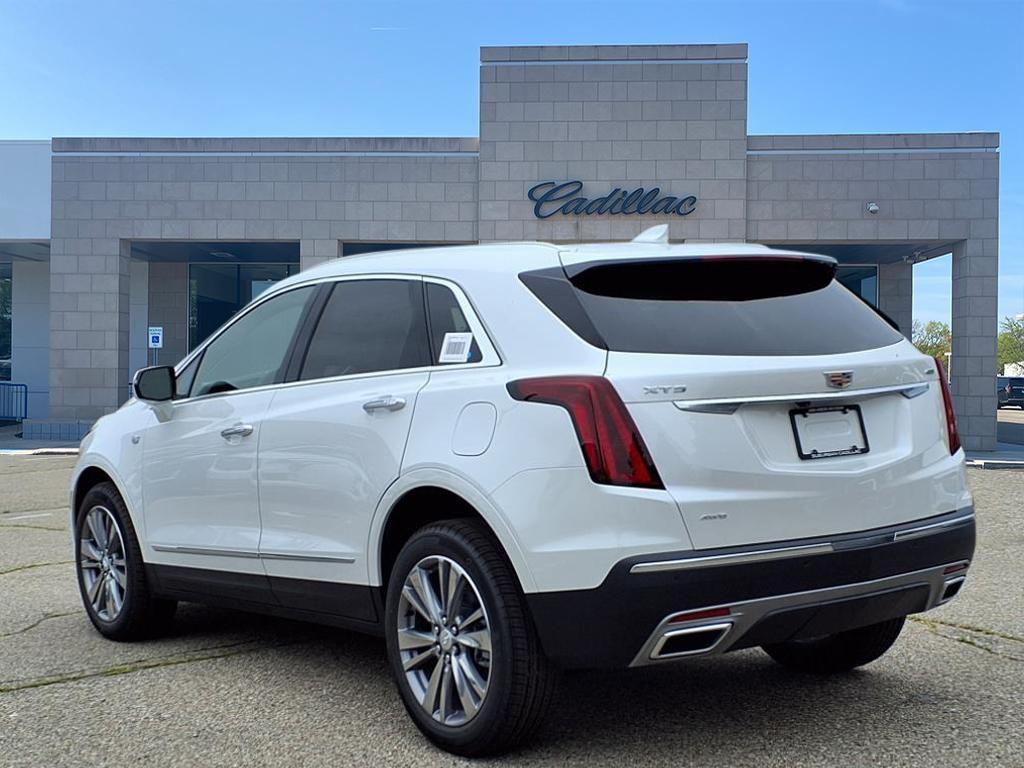 new 2025 Cadillac XT5 car, priced at $50,553