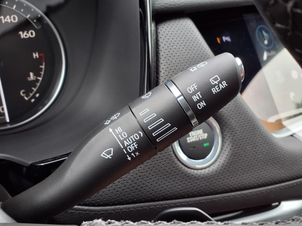 new 2025 Cadillac XT5 car, priced at $50,553