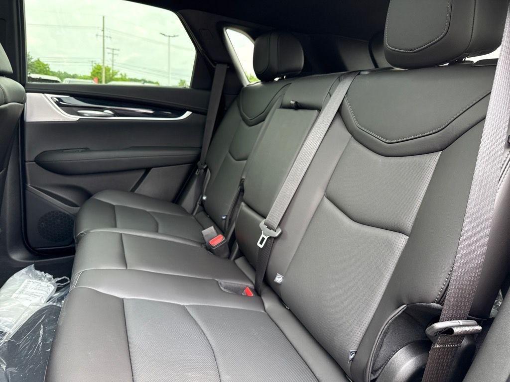 new 2025 Cadillac XT5 car, priced at $49,170