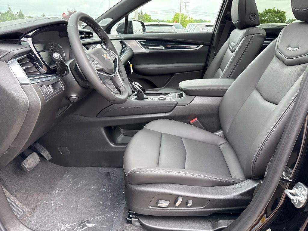 new 2025 Cadillac XT5 car, priced at $49,170