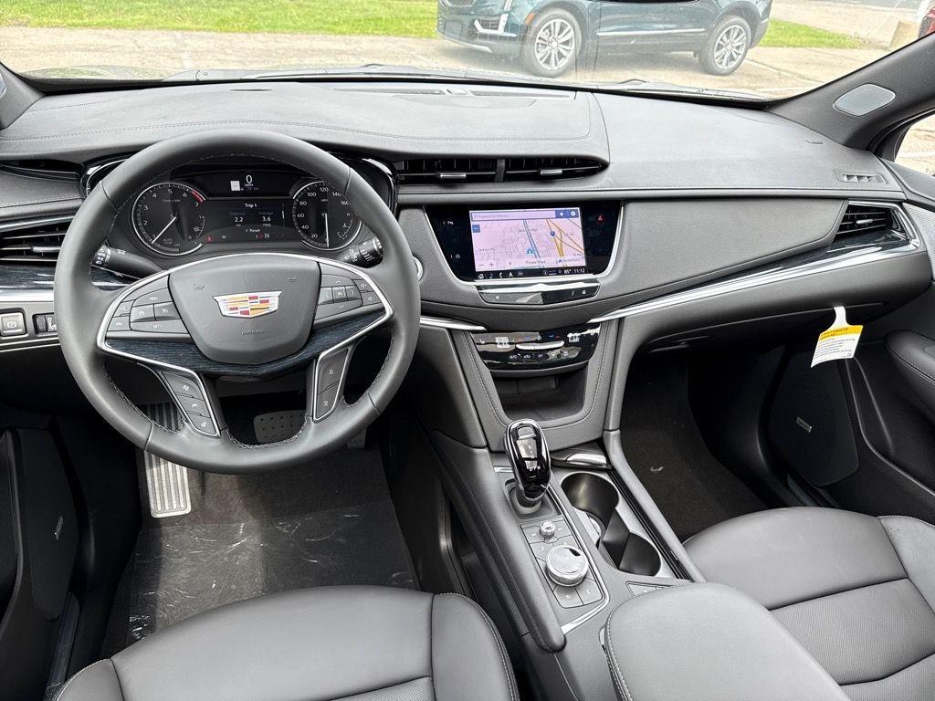 new 2025 Cadillac XT5 car, priced at $49,170