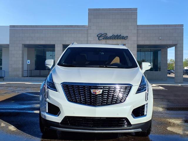 new 2025 Cadillac XT5 car, priced at $49,562