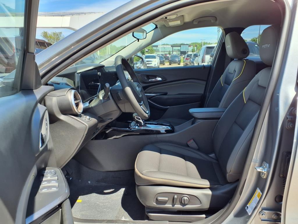 new 2025 Chevrolet Trax car, priced at $25,294