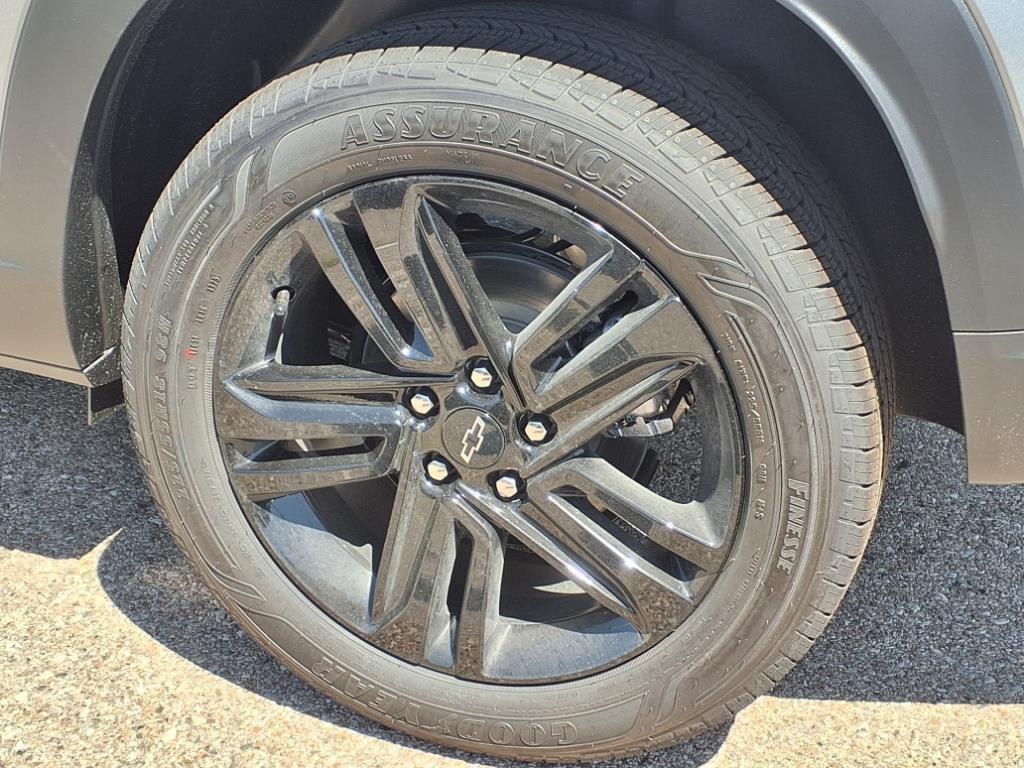 new 2025 Chevrolet Trax car, priced at $25,294