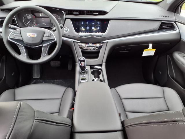 new 2025 Cadillac XT5 car, priced at $49,144