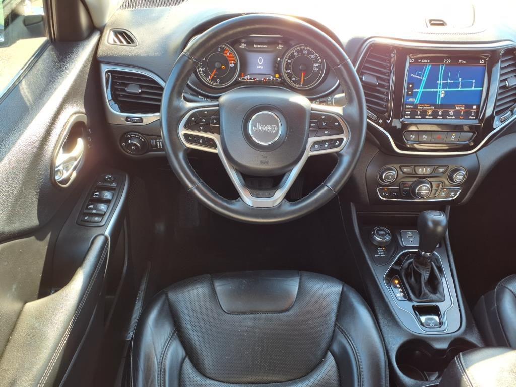 used 2019 Jeep Cherokee car