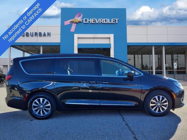 used 2020 Chrysler Pacifica car, priced at $25,495