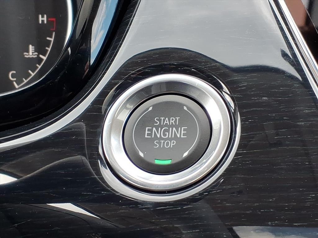 new 2025 Cadillac XT6 car, priced at $54,005