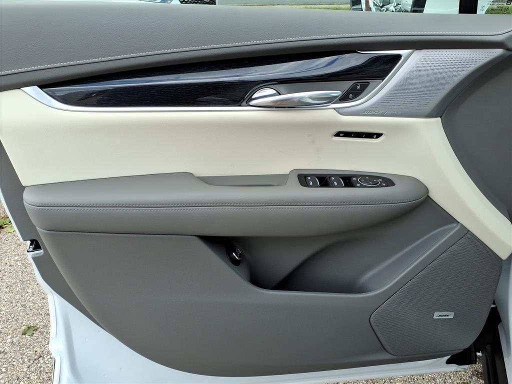 new 2025 Cadillac XT6 car, priced at $54,005