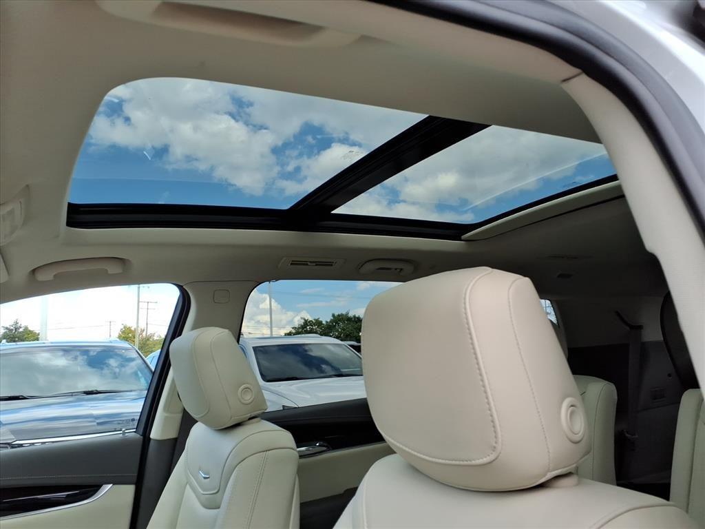 new 2025 Cadillac XT6 car, priced at $54,005