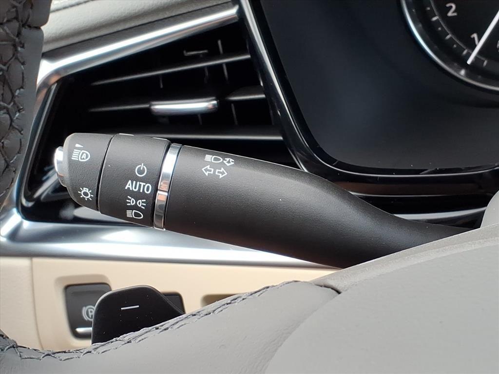 new 2025 Cadillac XT6 car, priced at $54,005