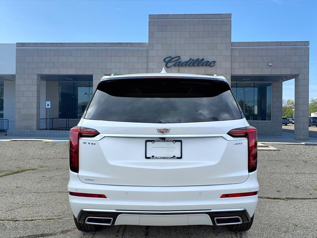 new 2025 Cadillac XT6 car, priced at $54,005
