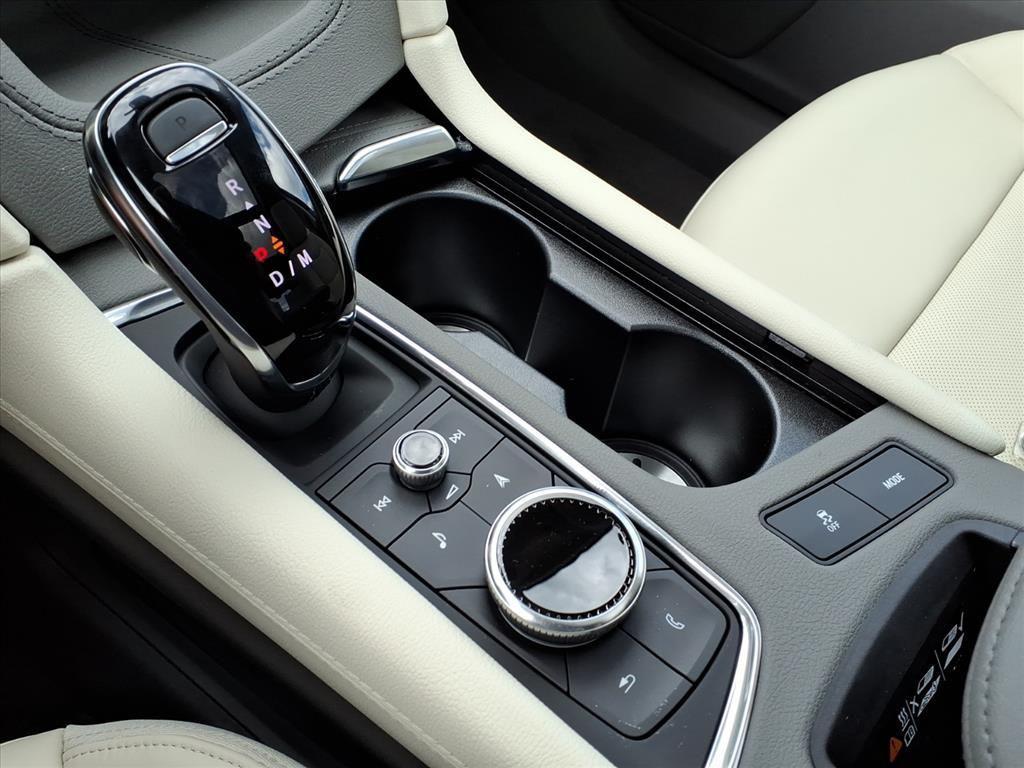 new 2025 Cadillac XT6 car, priced at $54,005