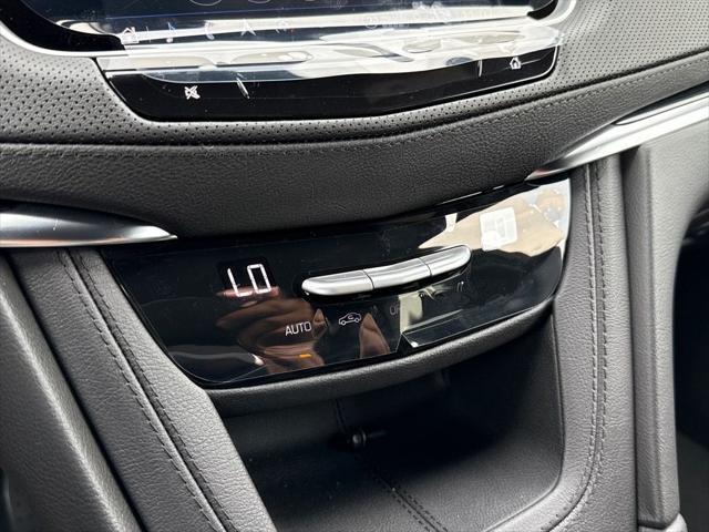 new 2025 Cadillac XT5 car, priced at $48,629