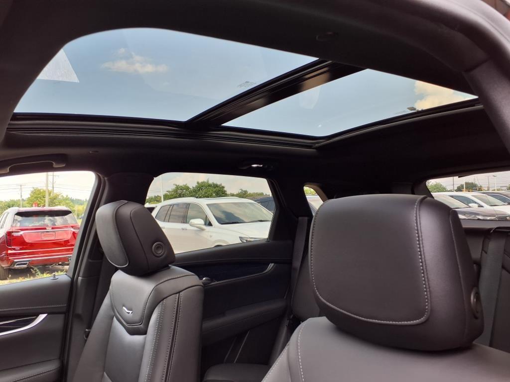 new 2025 Cadillac XT5 car, priced at $49,170