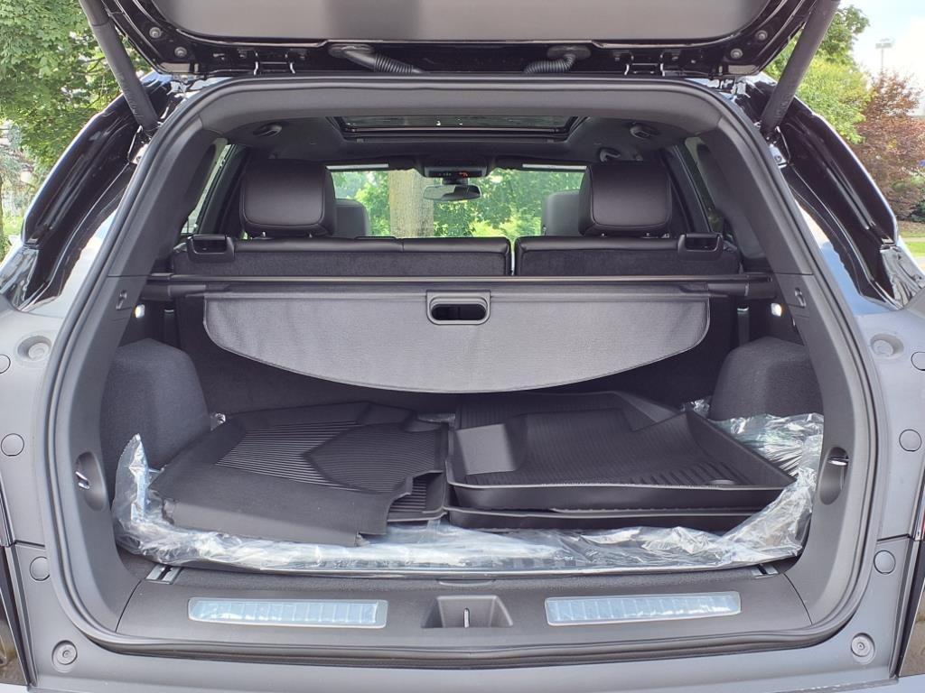 new 2025 Cadillac XT5 car, priced at $49,170
