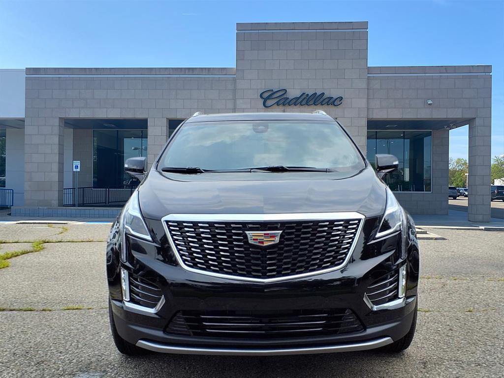 new 2025 Cadillac XT5 car, priced at $49,170