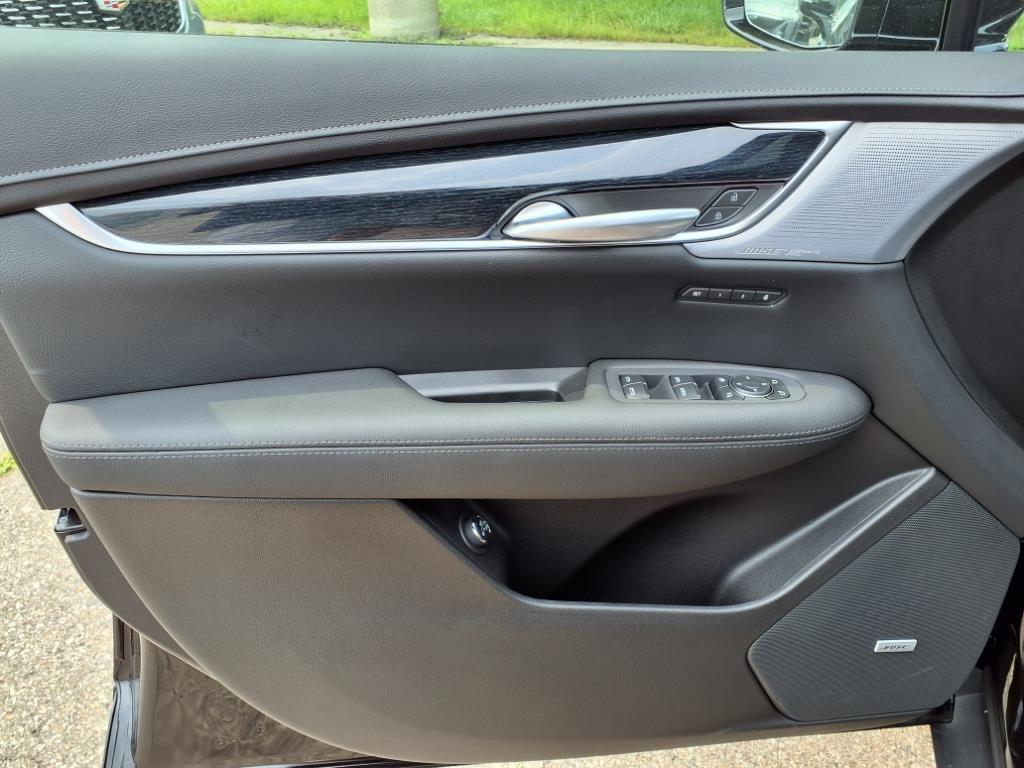 new 2025 Cadillac XT5 car, priced at $49,170