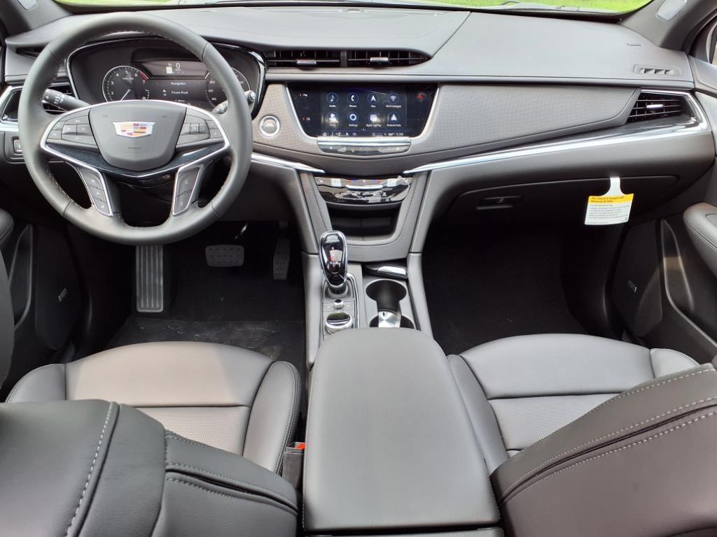 new 2025 Cadillac XT5 car, priced at $49,170
