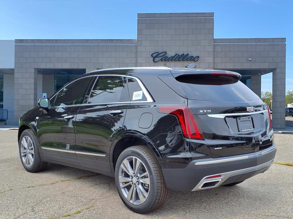 new 2025 Cadillac XT5 car, priced at $49,170
