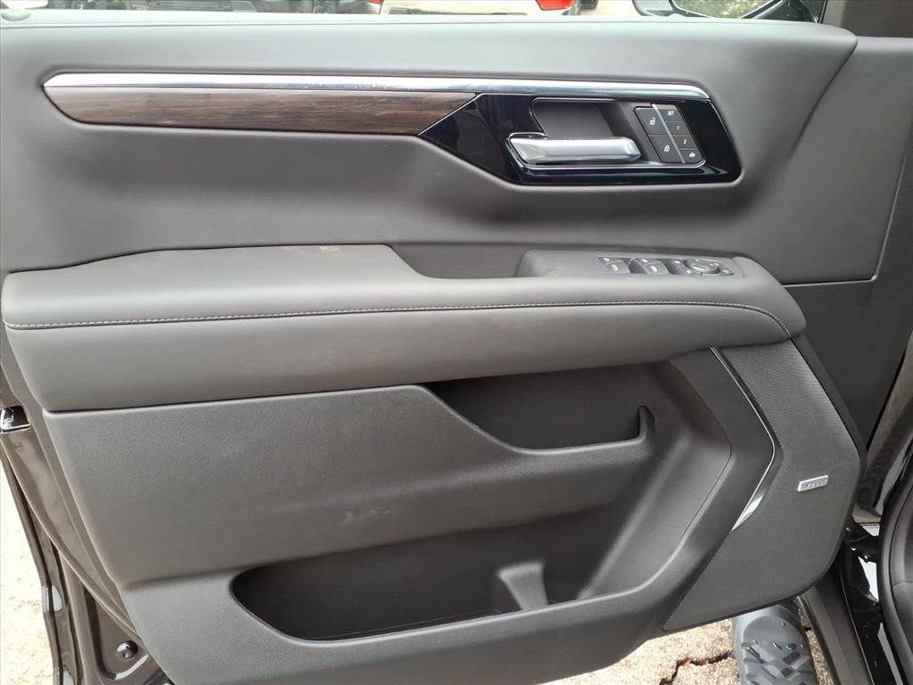 new 2026 Chevrolet Suburban car, priced at $73,682