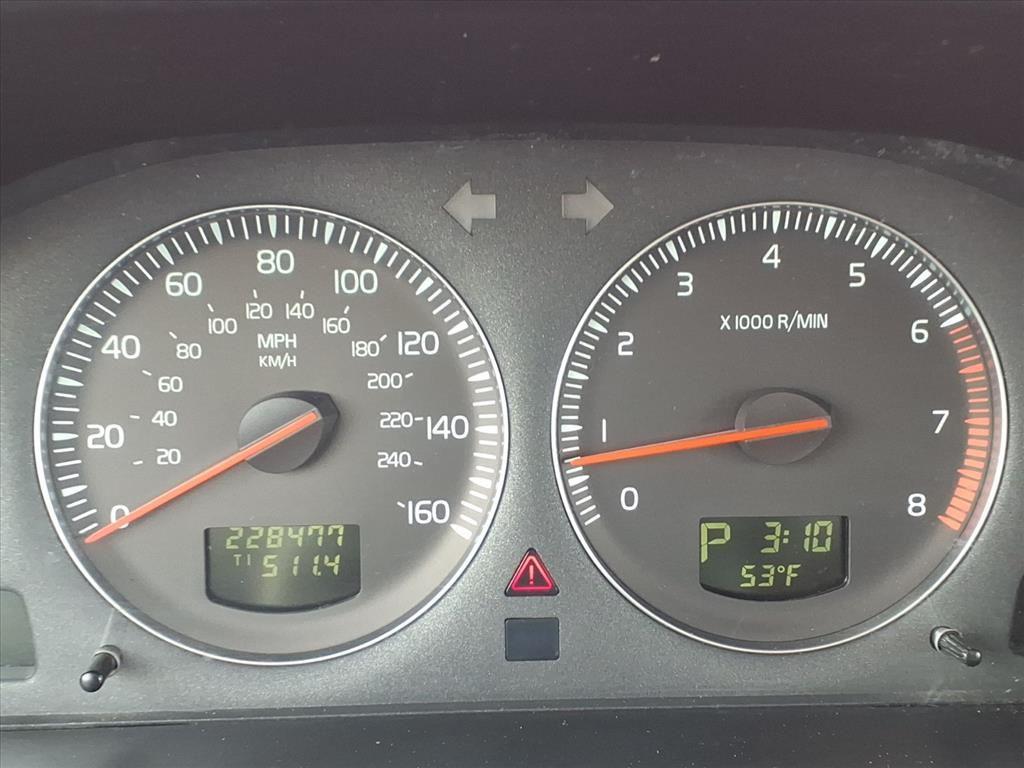 used 2006 Volvo XC70 car, priced at $2,990