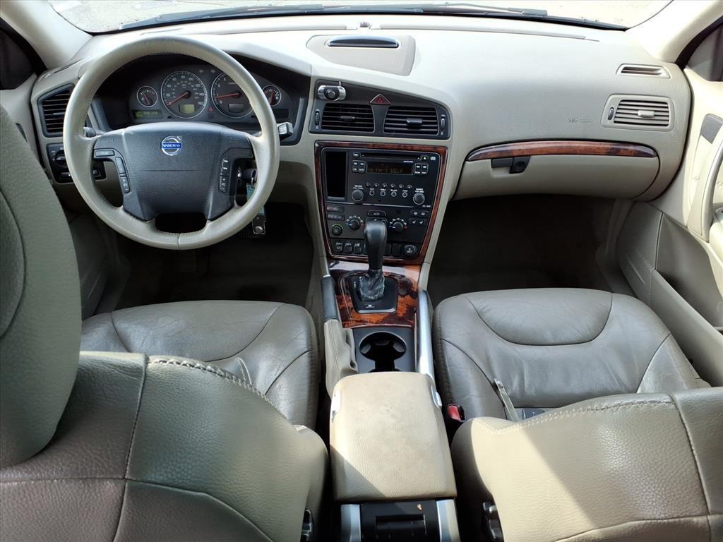 used 2006 Volvo XC70 car, priced at $2,990