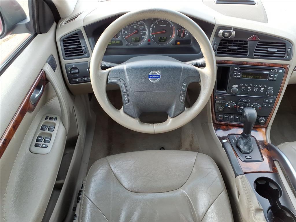used 2006 Volvo XC70 car, priced at $2,990