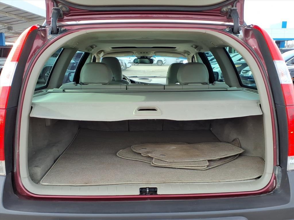 used 2006 Volvo XC70 car, priced at $2,990