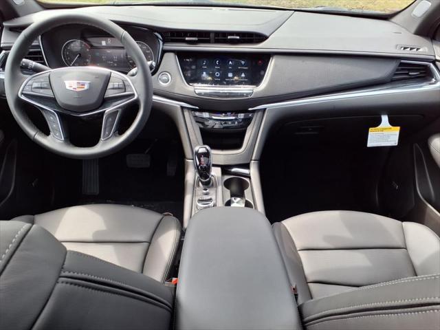 new 2025 Cadillac XT5 car, priced at $49,908