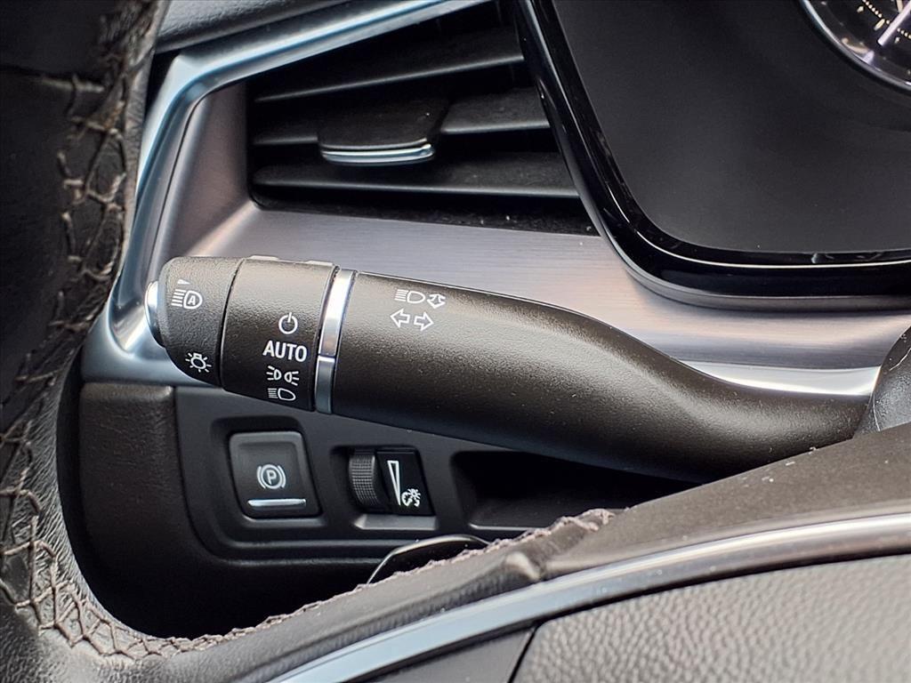 used 2022 Cadillac XT5 car, priced at $25,995