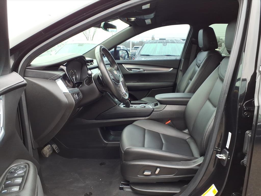 used 2022 Cadillac XT5 car, priced at $25,995