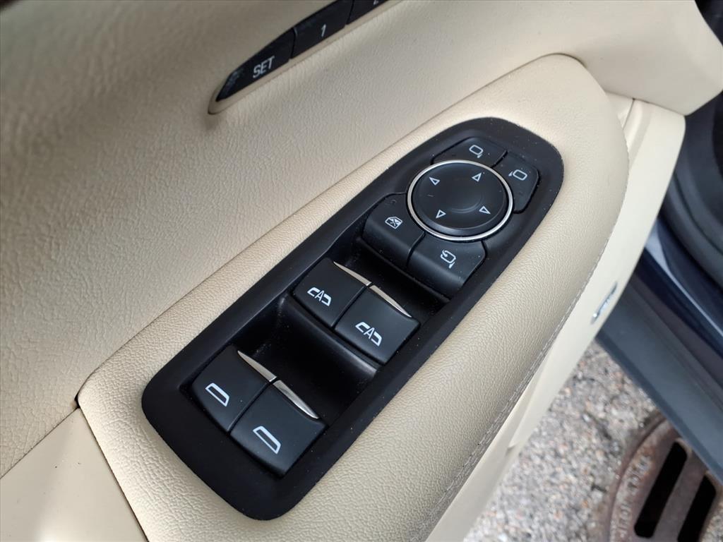 used 2017 Cadillac XT5 car, priced at $10,495