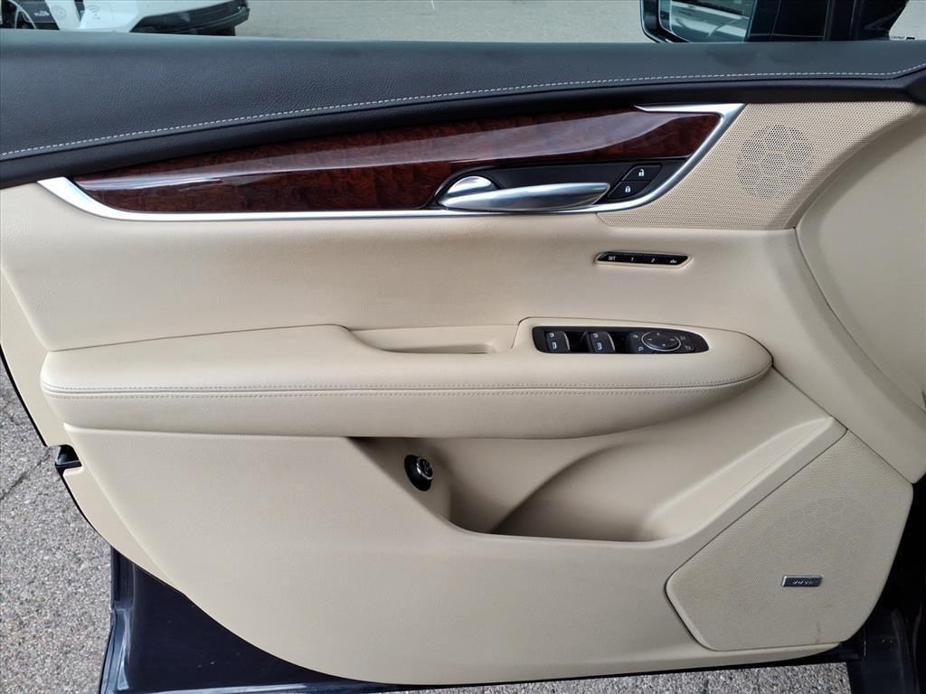 used 2017 Cadillac XT5 car, priced at $10,495