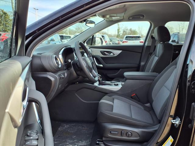 new 2025 Chevrolet Blazer car, priced at $37,213