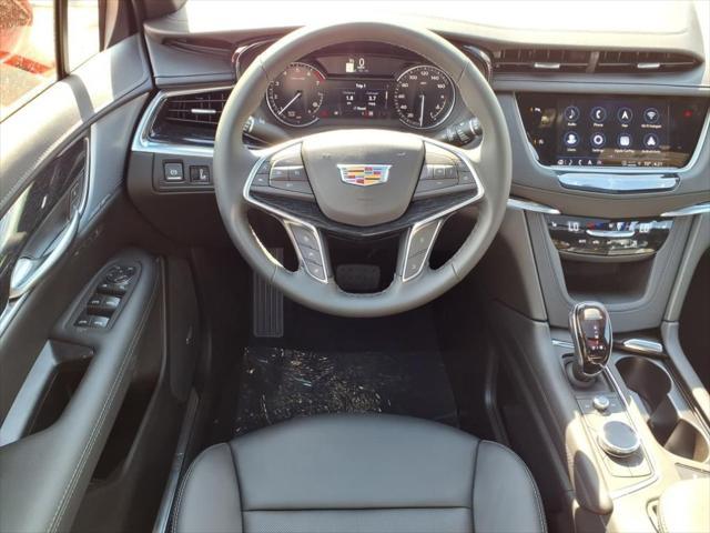 new 2025 Cadillac XT5 car, priced at $49,662
